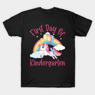 Cutesy Unicorn and Rainbow | First Day of Kindergarten T-Shirt